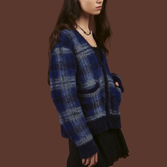 UNIF Ty Cardigan - Picture 2 of 6